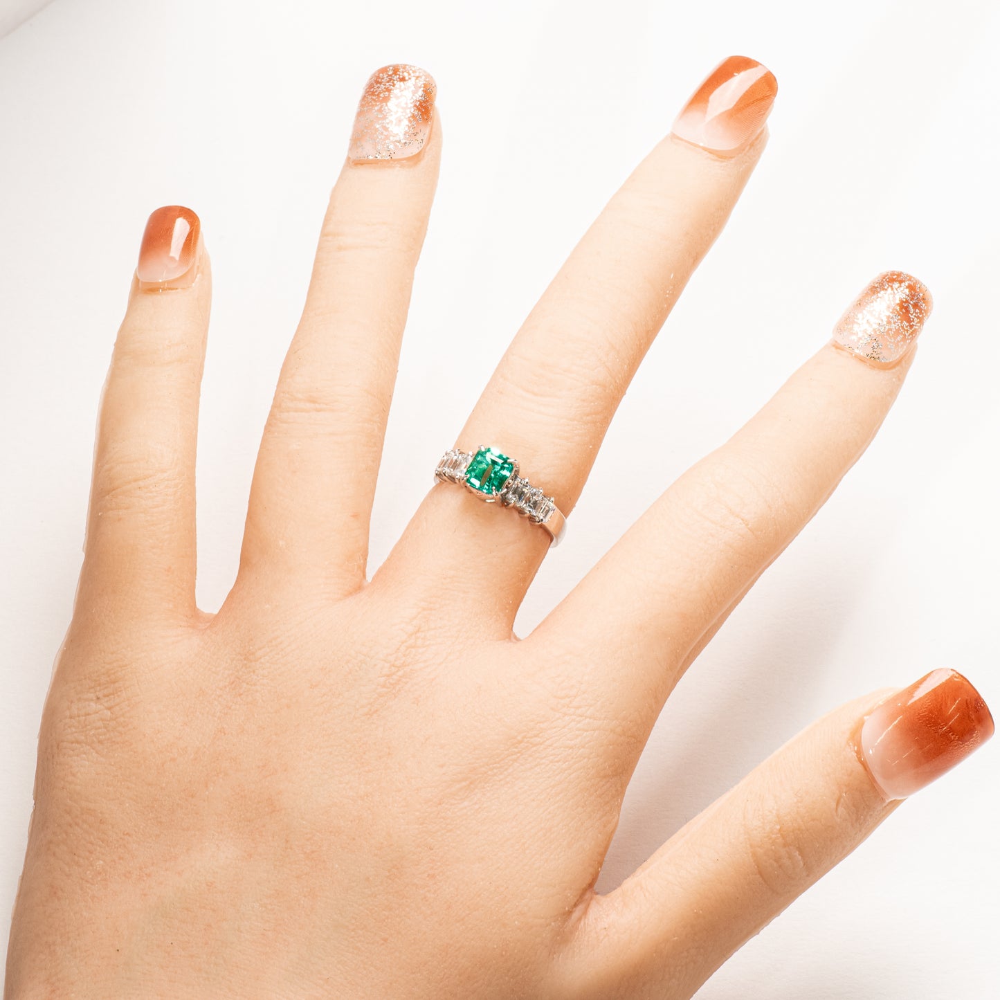 エメラルド0.79ct ダイヤモンド0.54ct Pt900 リング