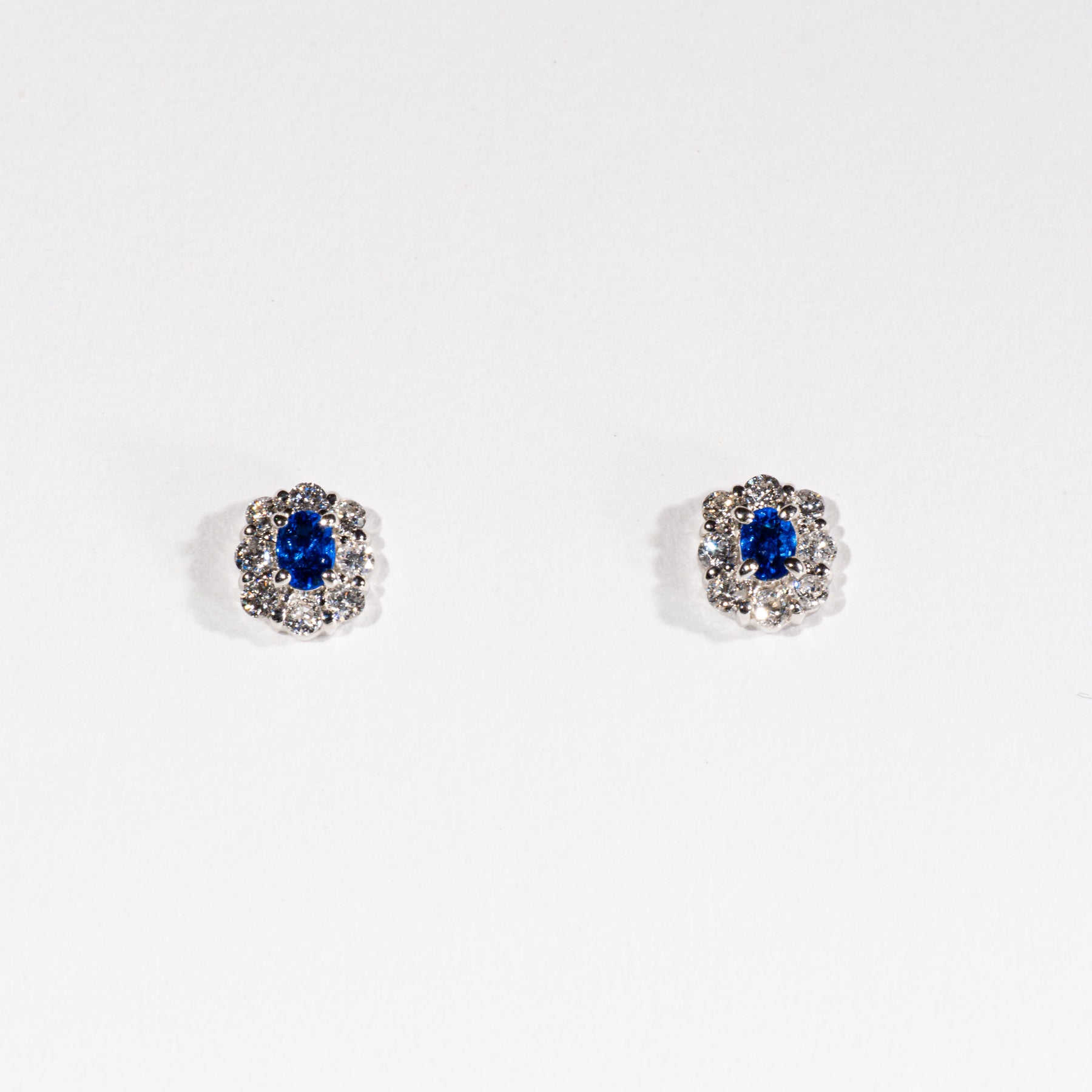 アウイナイト0.06ct ダイヤモンド0.12ct Pt950/Pt900 ヘイローピアス