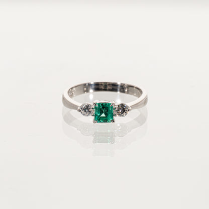 エメラルド0.35ct ダイヤモンド0.20ct Pt900 リング