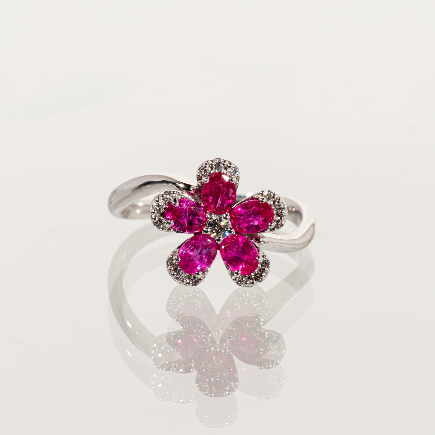 ピンクサファイア0.95ct ダイヤモンド0.10ct Pt900 フラワーリング