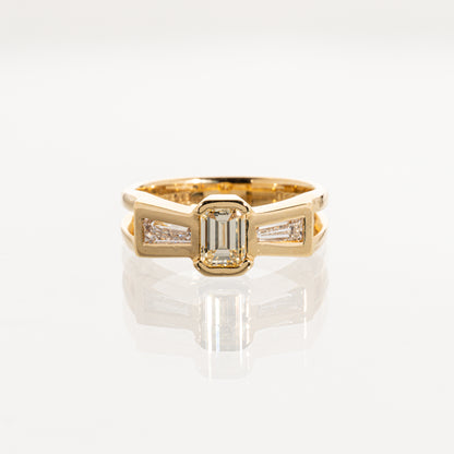エメラルドカットダイヤモンド0.68ct メレダイヤモンド0.32ct K18 リング