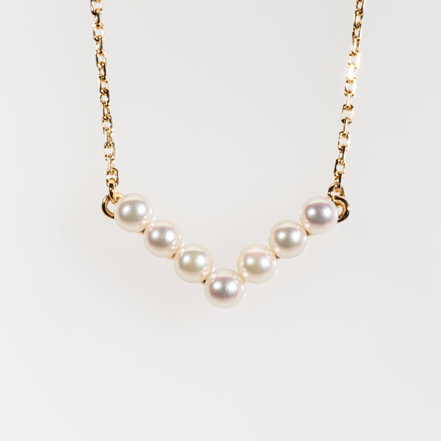TASAKI アコヤパール3.6-3.7mm K18 Vモチーフネックレス