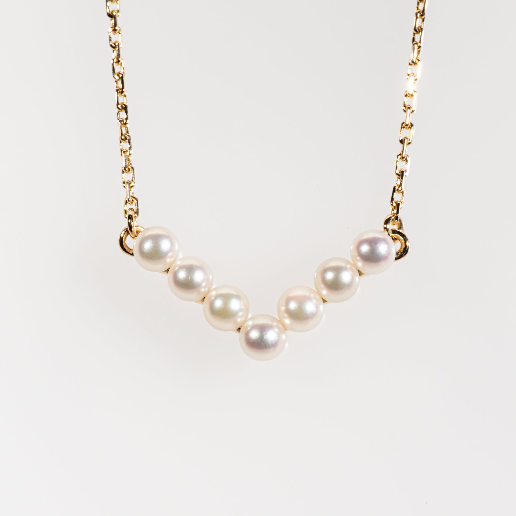 TASAKI アコヤパール3.6-3.7mm K18 Vモチーフネックレス