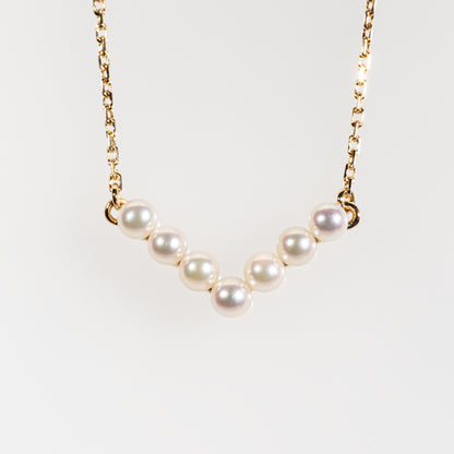 TASAKI アコヤパール3.6-3.7mm K18 Vモチーフネックレス