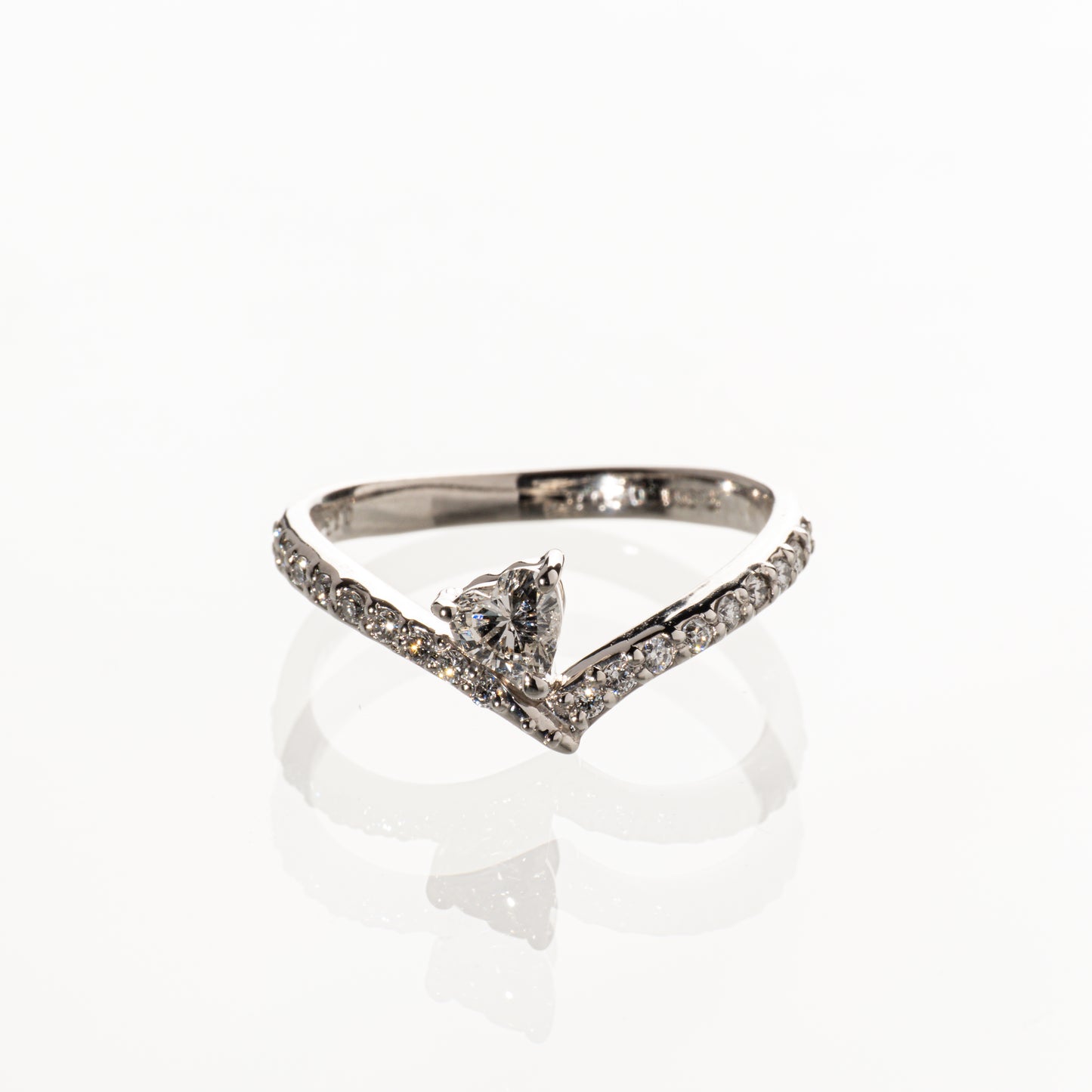 ハートシェイプダイヤモンド0.208ct メレダイヤモンド0.13ct Pt900 リング