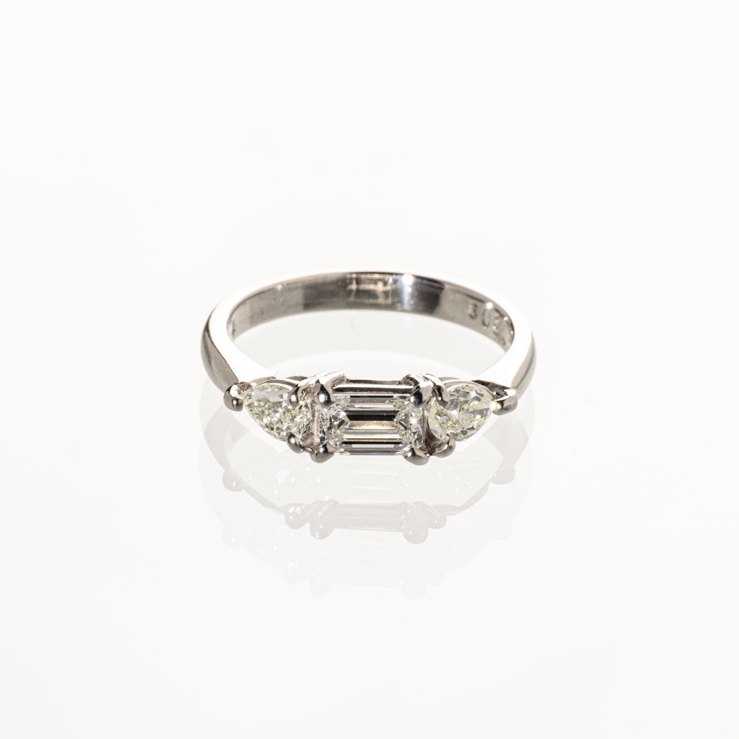 エメラルドカットダイヤモンド0.509ct ペアシェイプダイヤモンド0.54ct Pt900 リング