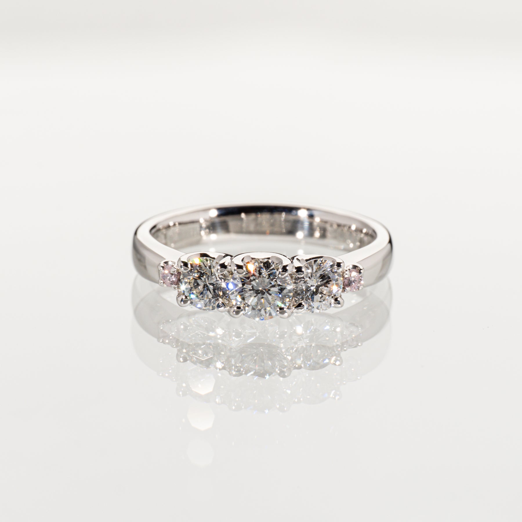 ダイヤモンド0.701ct ピンクダイヤモンド0.03ct Pt900 リング