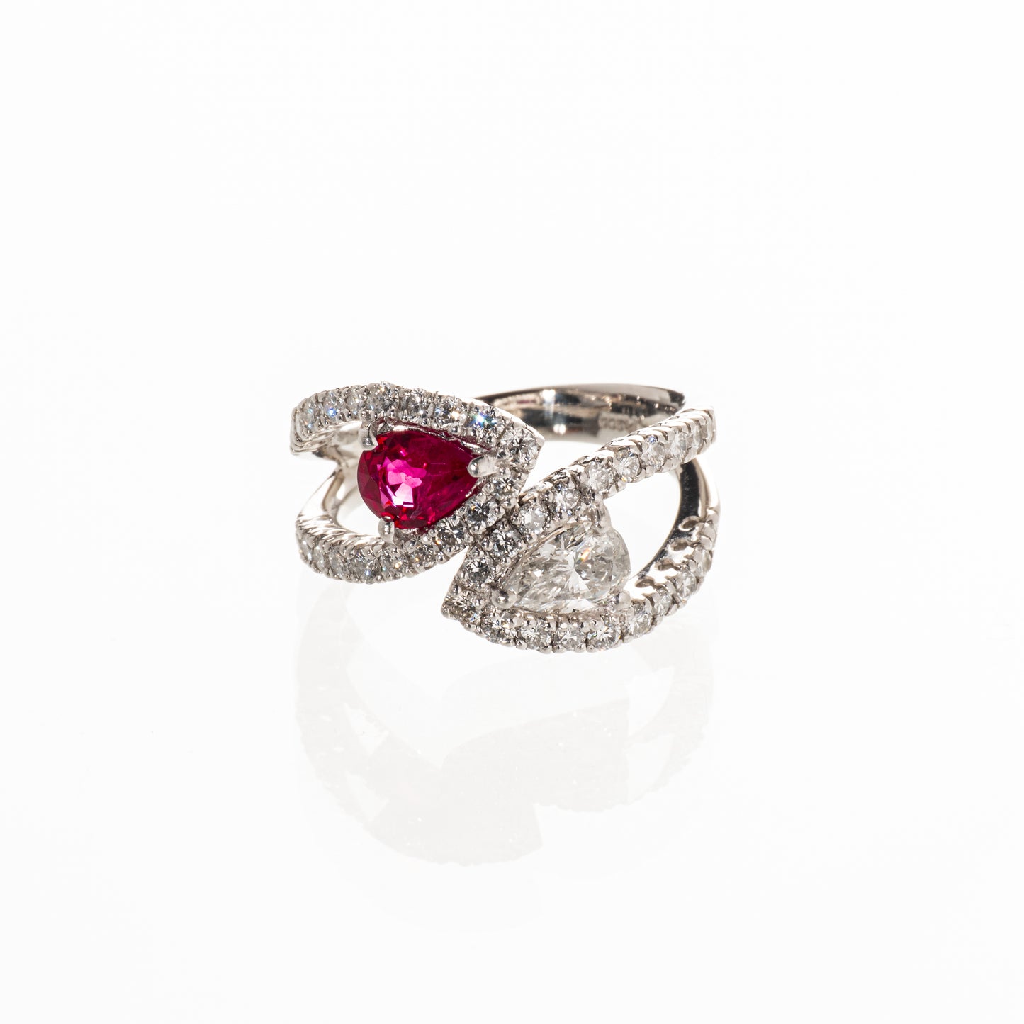 ビルマ産ルビー0.70ct ダイヤモンド1.23ct PT900 リング