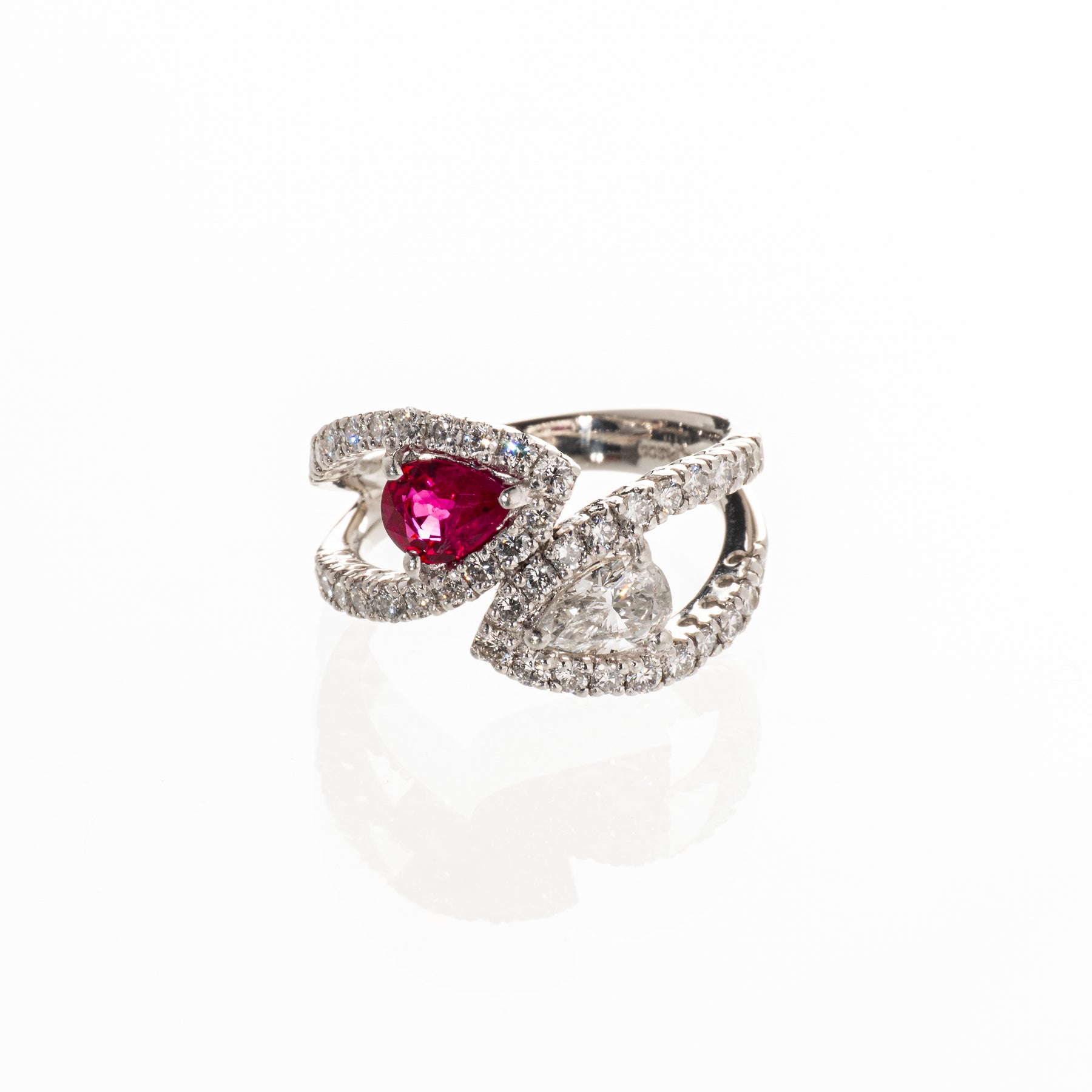 ビルマ産ルビー0.70ct ダイヤモンド1.23ct PT900 リング