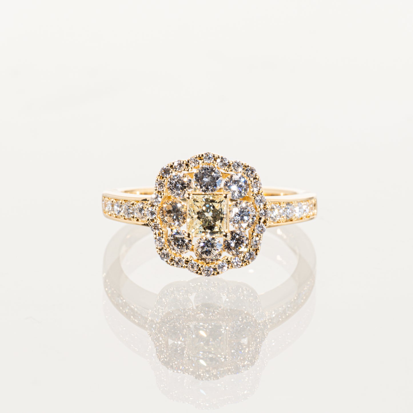イエローダイヤモンド0.300ct メレダイヤモンド0.83ct K18YG リング