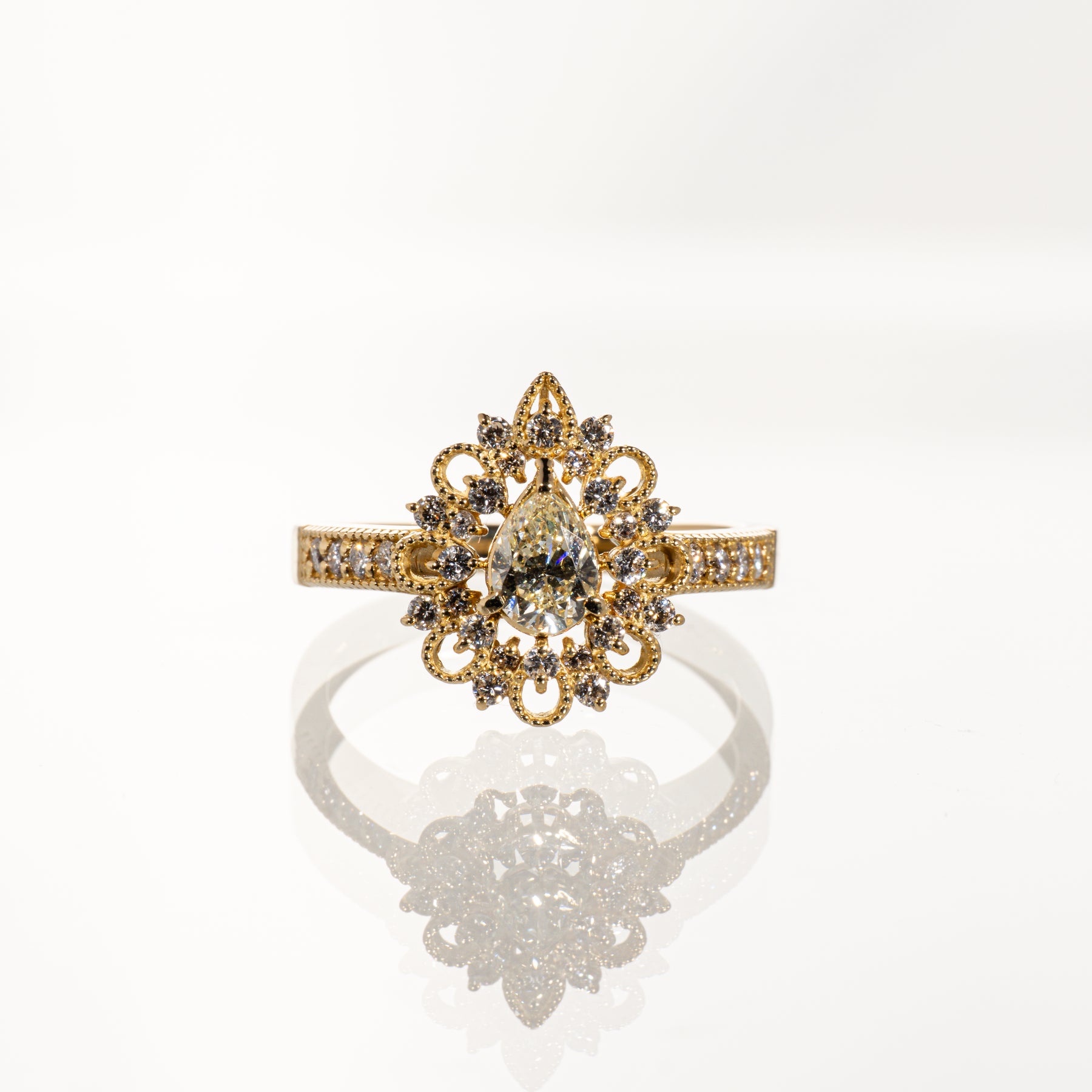 イエローダイヤモンド0.411ct メレダイヤモンド0.34ct K18 リング