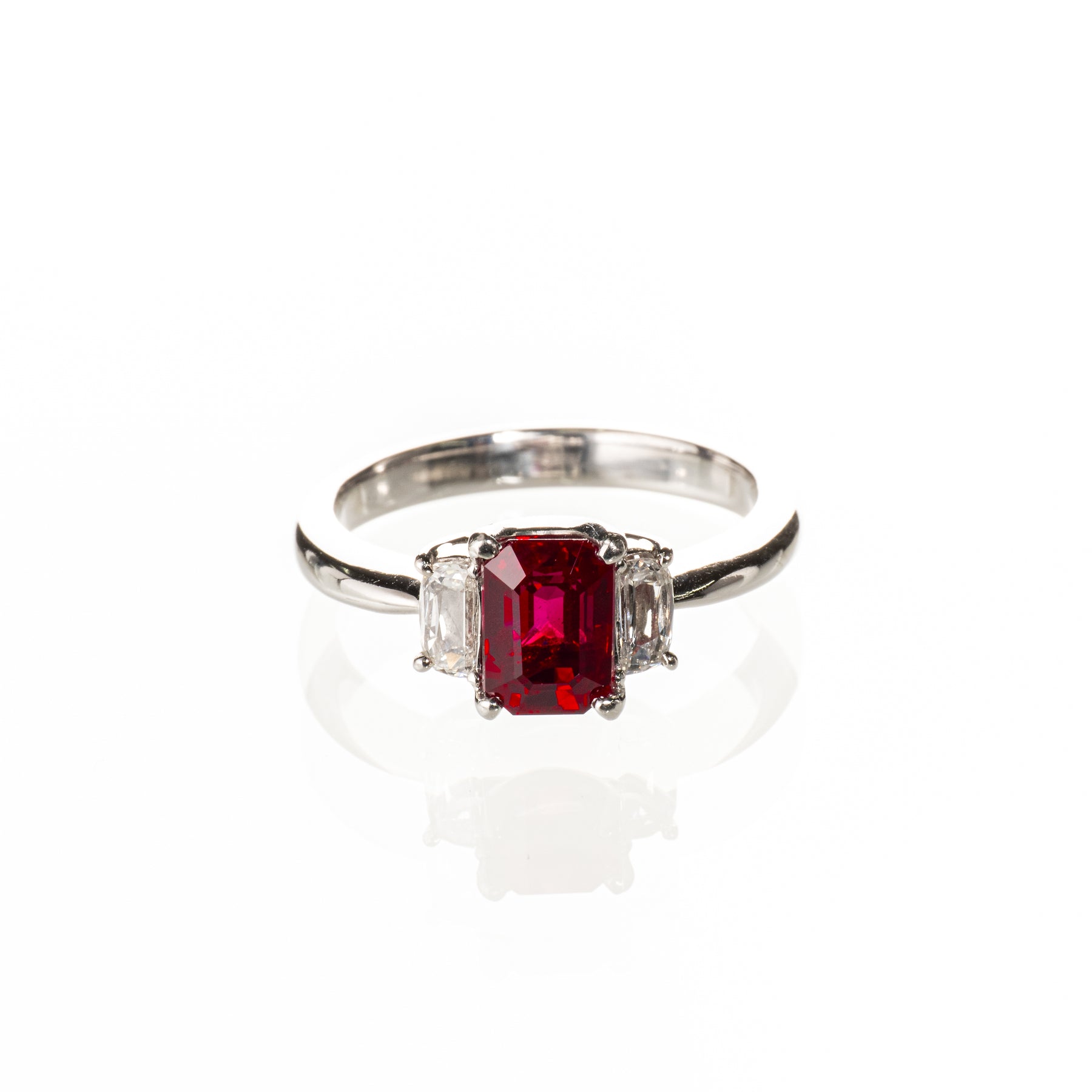 ビルマ産ピジョンブラッドルビー2.02ct ダイヤモンド0.29ct Pt900 リング