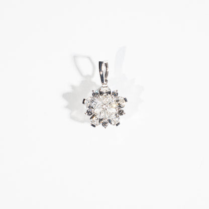 オクタゴナルペアシェイプダイヤモンド1.24ct メレダイヤモンド0.16ct Pt フラワーペンダントトップ