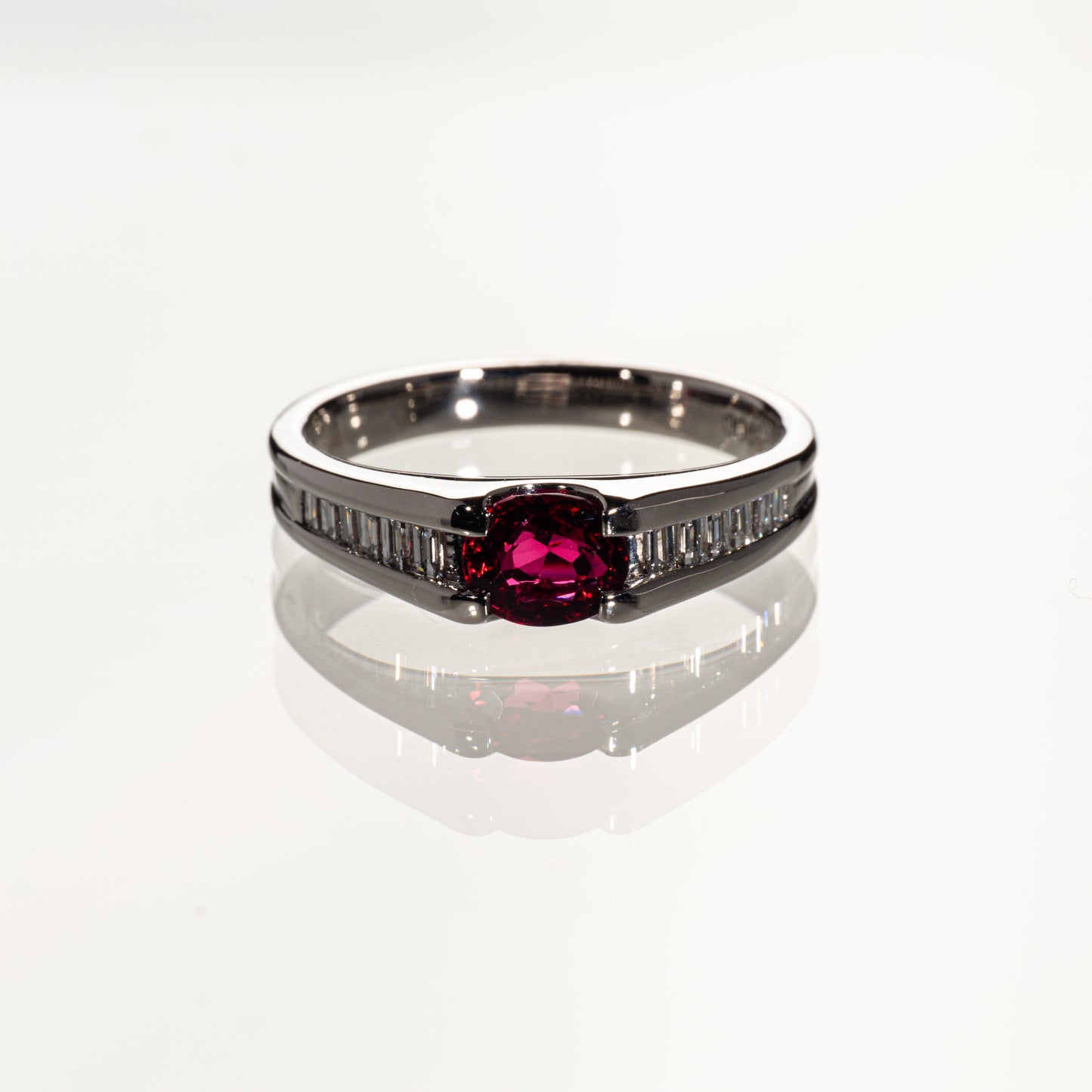 レッドスピネル0.68ct ダイヤモンド0.26ct Pt900 リング
