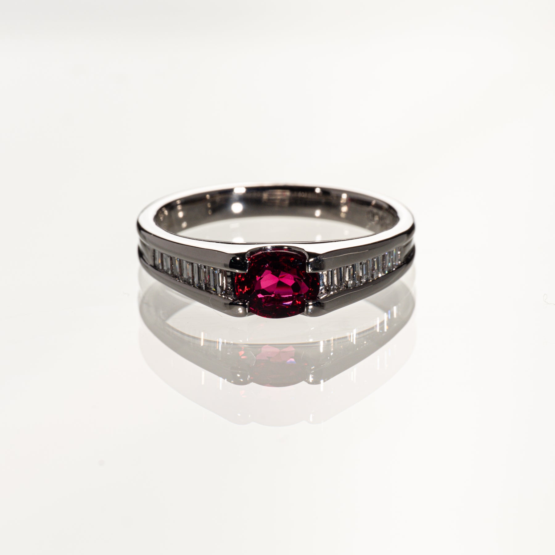レッドスピネル0.68ct ダイヤモンド0.26ct Pt900 リング