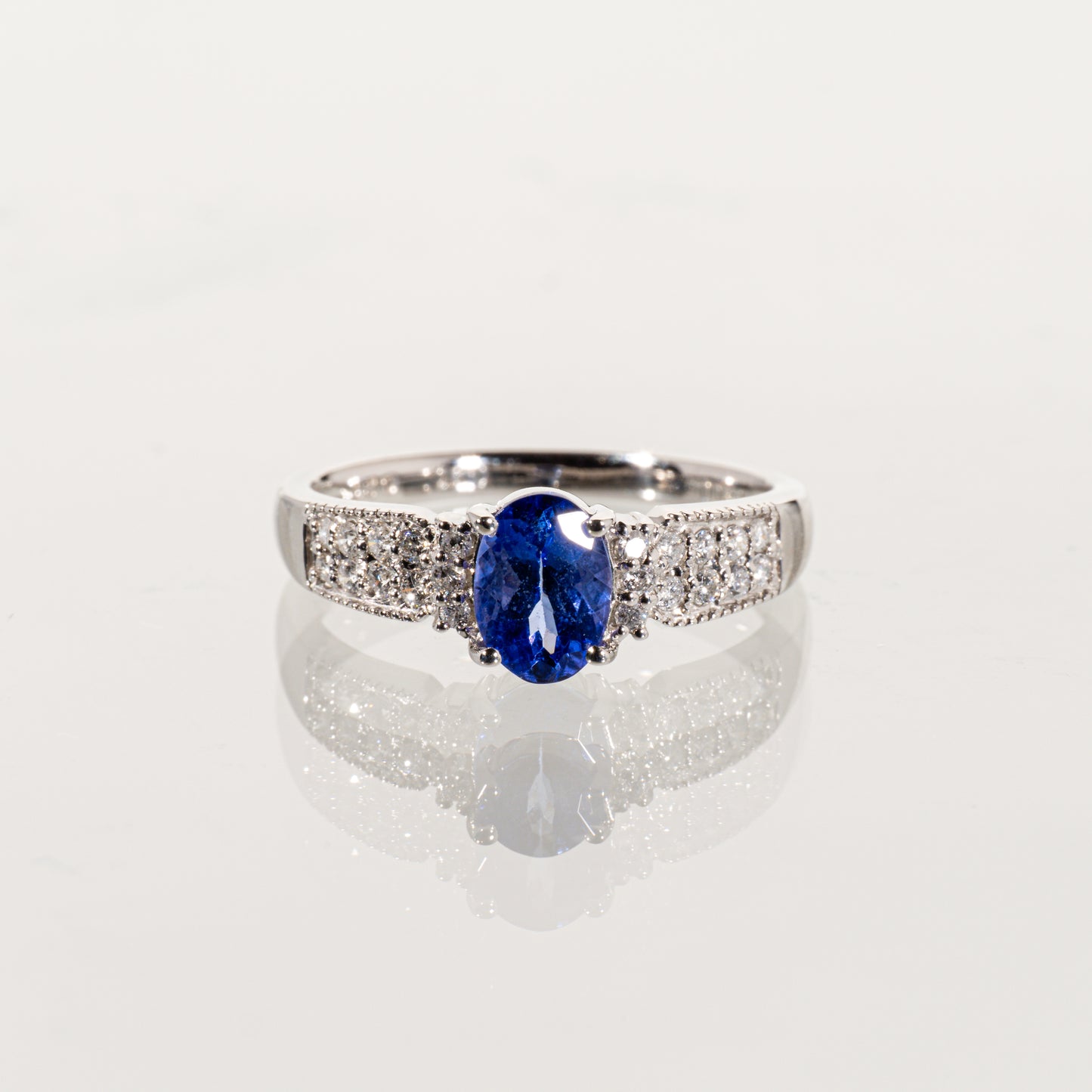 タンザナイト0.90ct ダイヤモンド0.20ct Pt900 リング