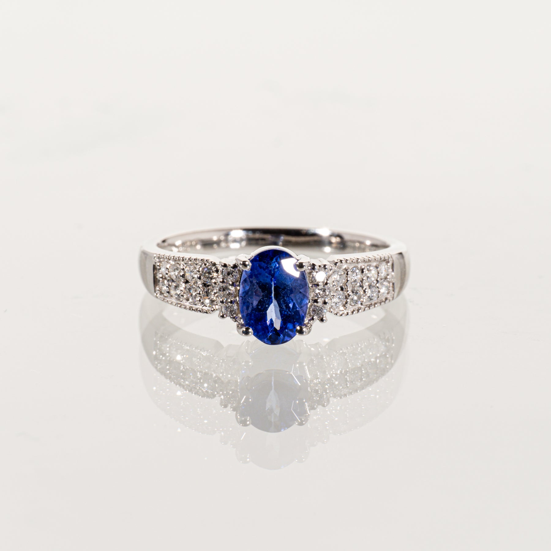 タンザナイト0.90ct ダイヤモンド0.20ct Pt900 リング