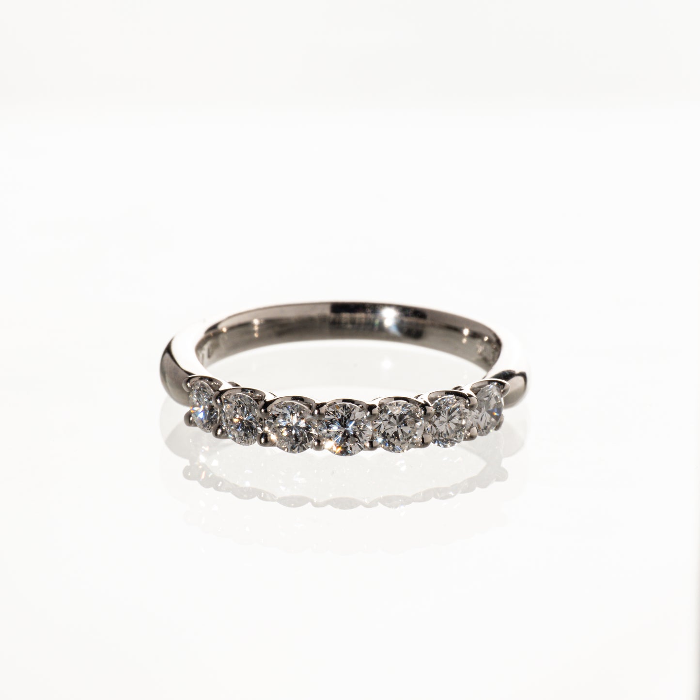 ダイヤモンド0.71ct Pt900 ハーフエタニティリング