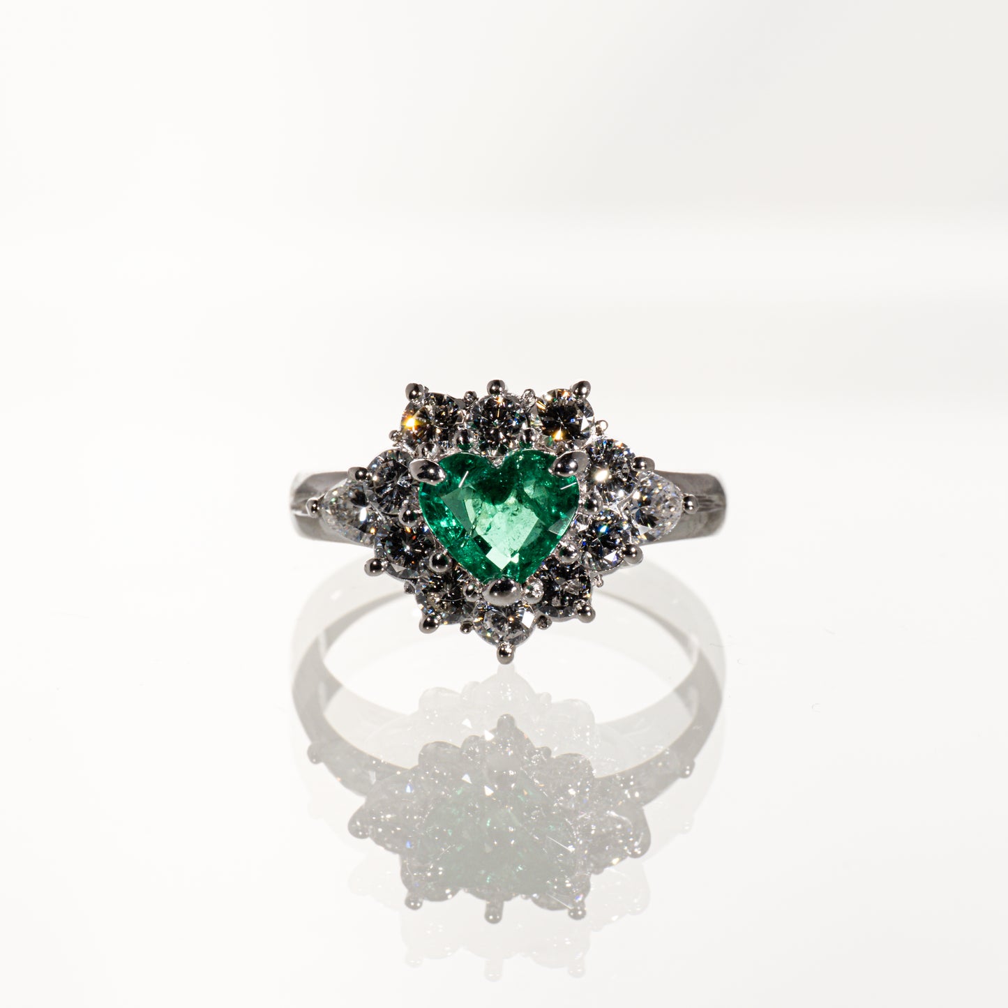 ハートシェイプエメラルド0.86ct ダイヤモンド1.03ct Pt900 リング