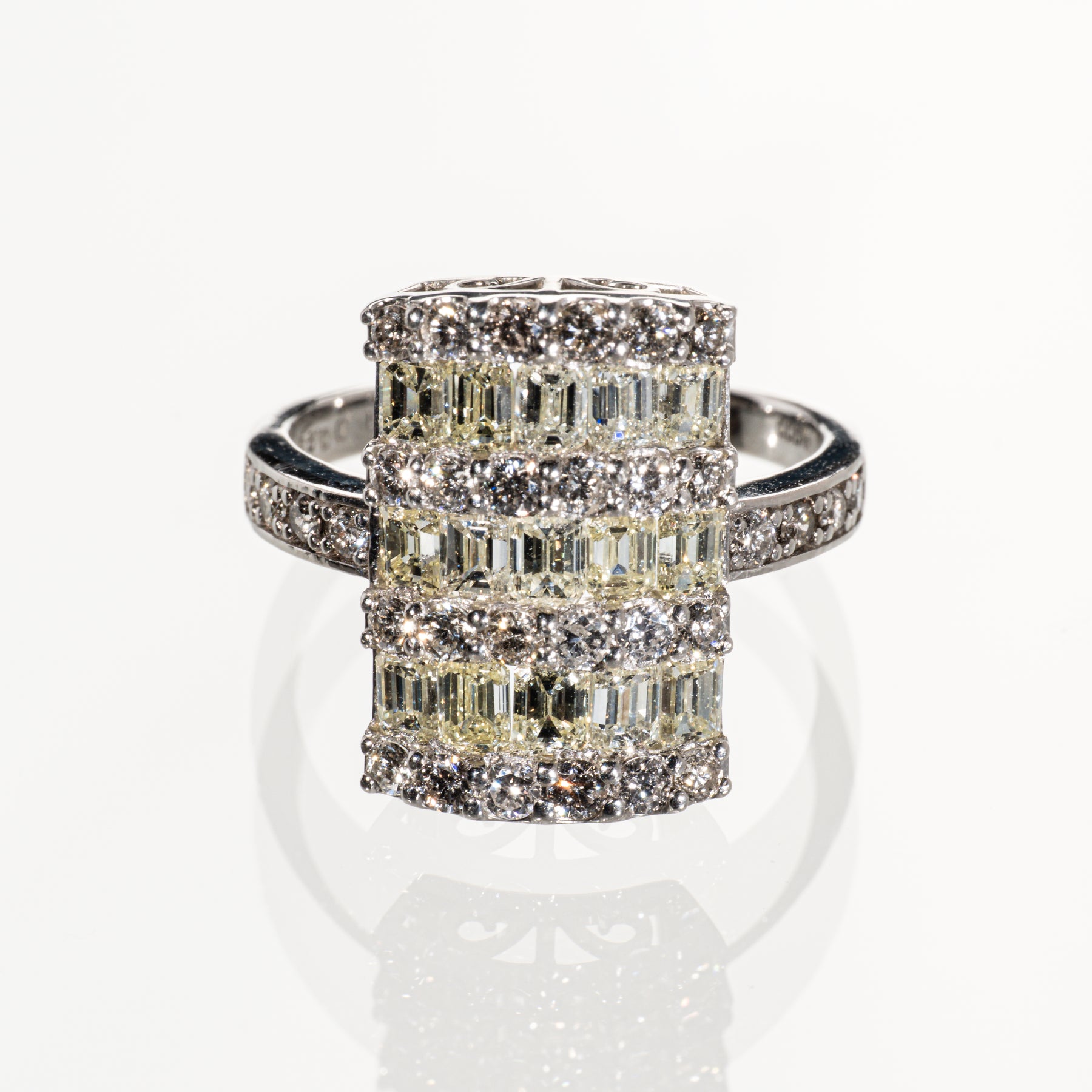 エメラルドカットダイヤモンド2.21ct ラウンドダイヤモンド0.93ct Pt900 リング