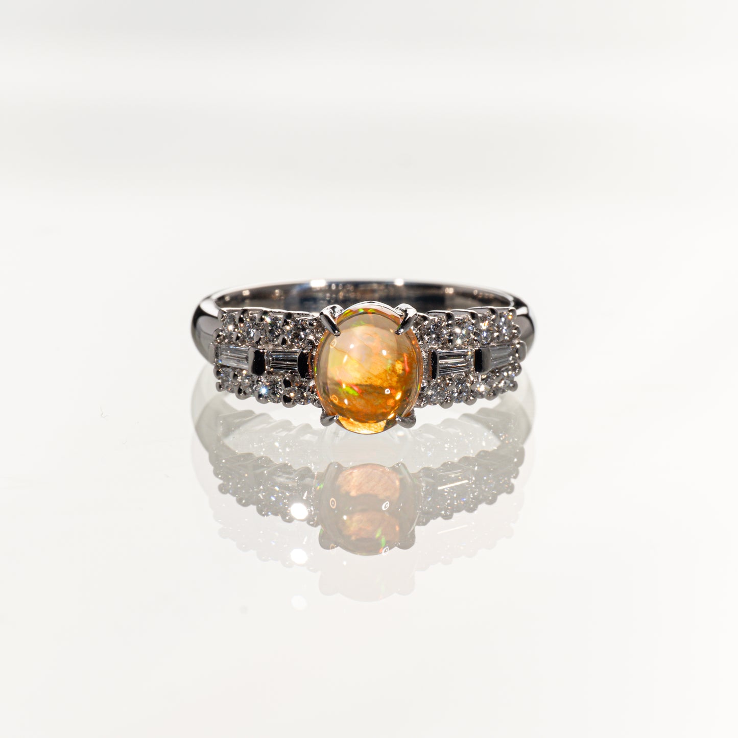 ファイアオパール0.74ct ダイヤモンド0.36ct Pt900 リング