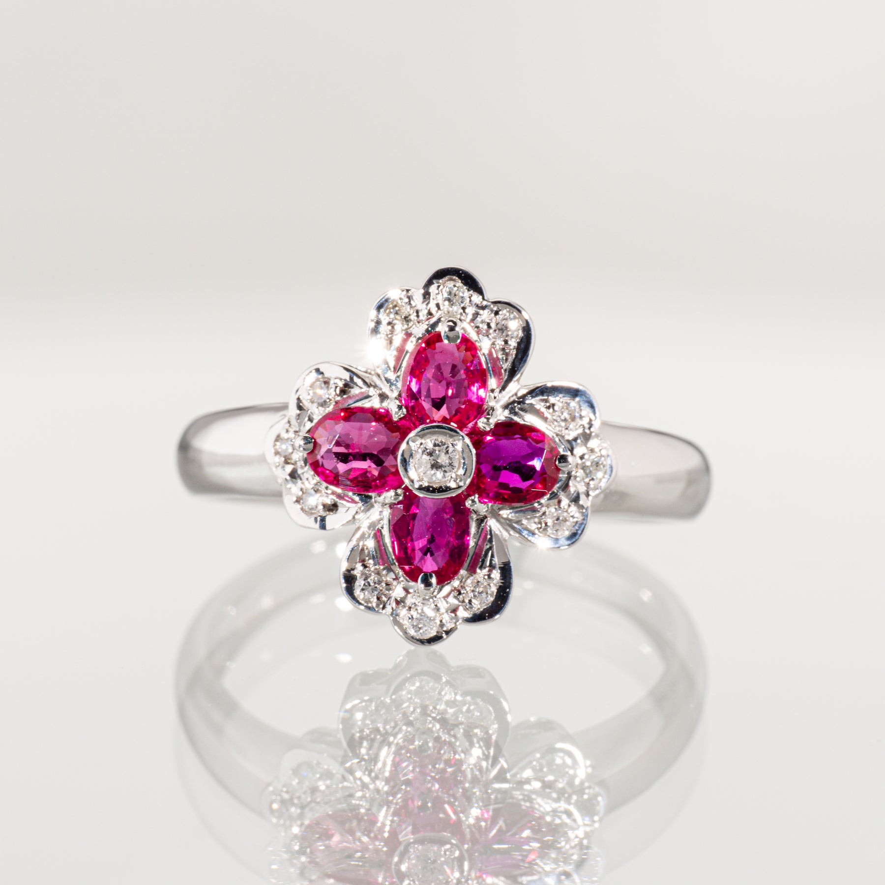ルビー0.92ct ダイヤモンド0.08ct Pt900 フラワーリング