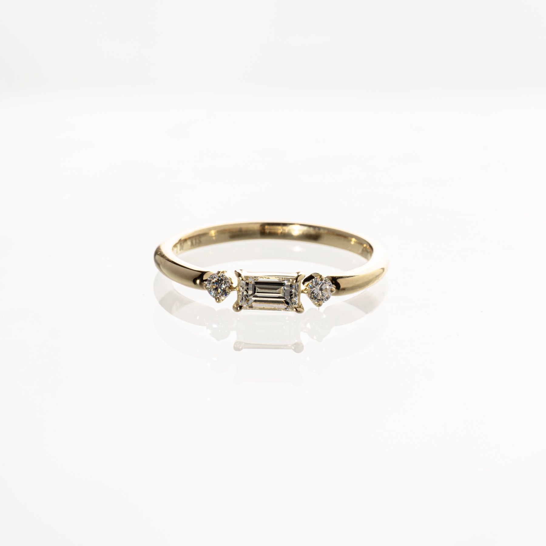 バゲットカットダイヤモンド0.209ct メレダイヤモンド0.07ct K18 リング