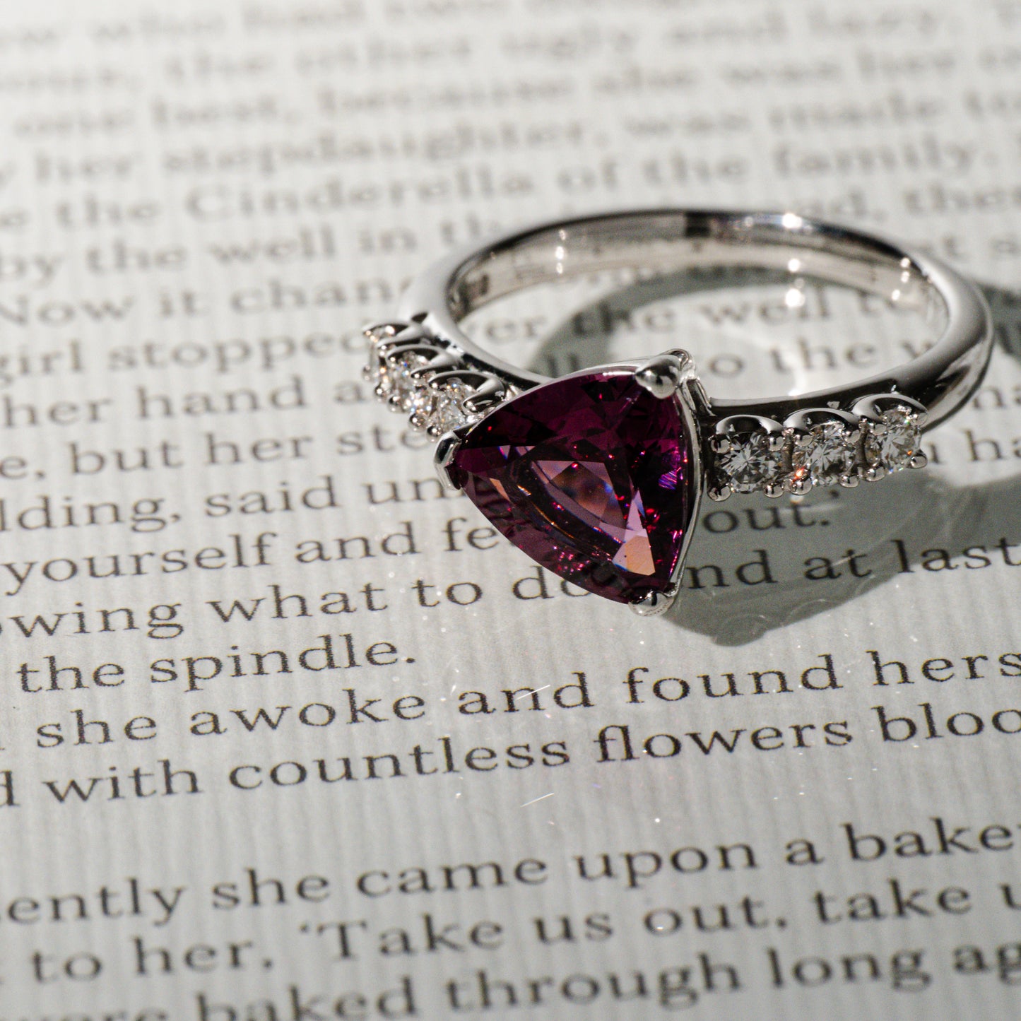TASAKI ロードライトガーネット ダイヤモンド0.20ct K18WG リング