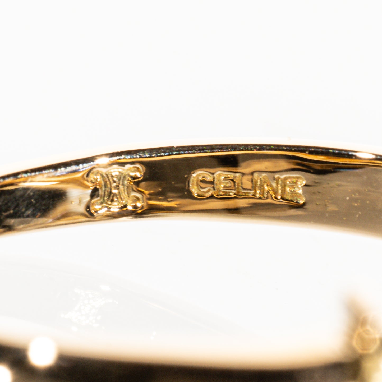 CELINE カボションサファイア0.12ct K18イエローゴールド ロゴモチーフリング