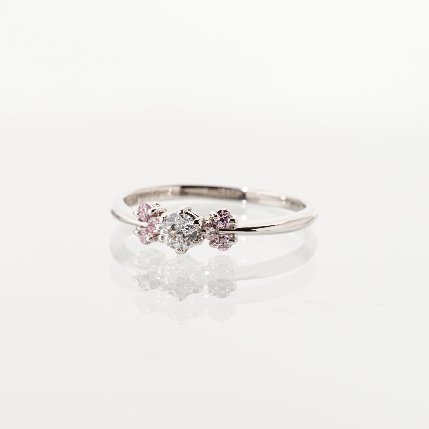 スターカットダイヤモンド0.173ct ナチュラルピンクダイヤモンド0.09ct Pt950陽刻 リング