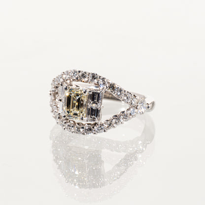 エメラルドカットダイヤモンド1.009ct メレダイヤモンド1.384ct Pt900 リング