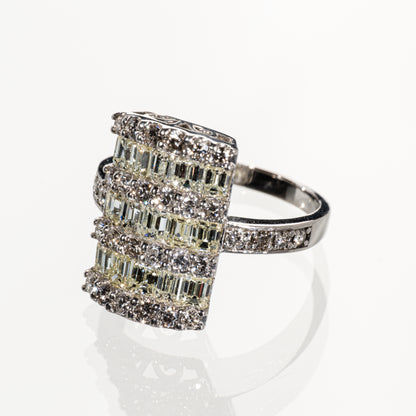エメラルドカットダイヤモンド2.21ct ラウンドダイヤモンド0.93ct Pt900 リング