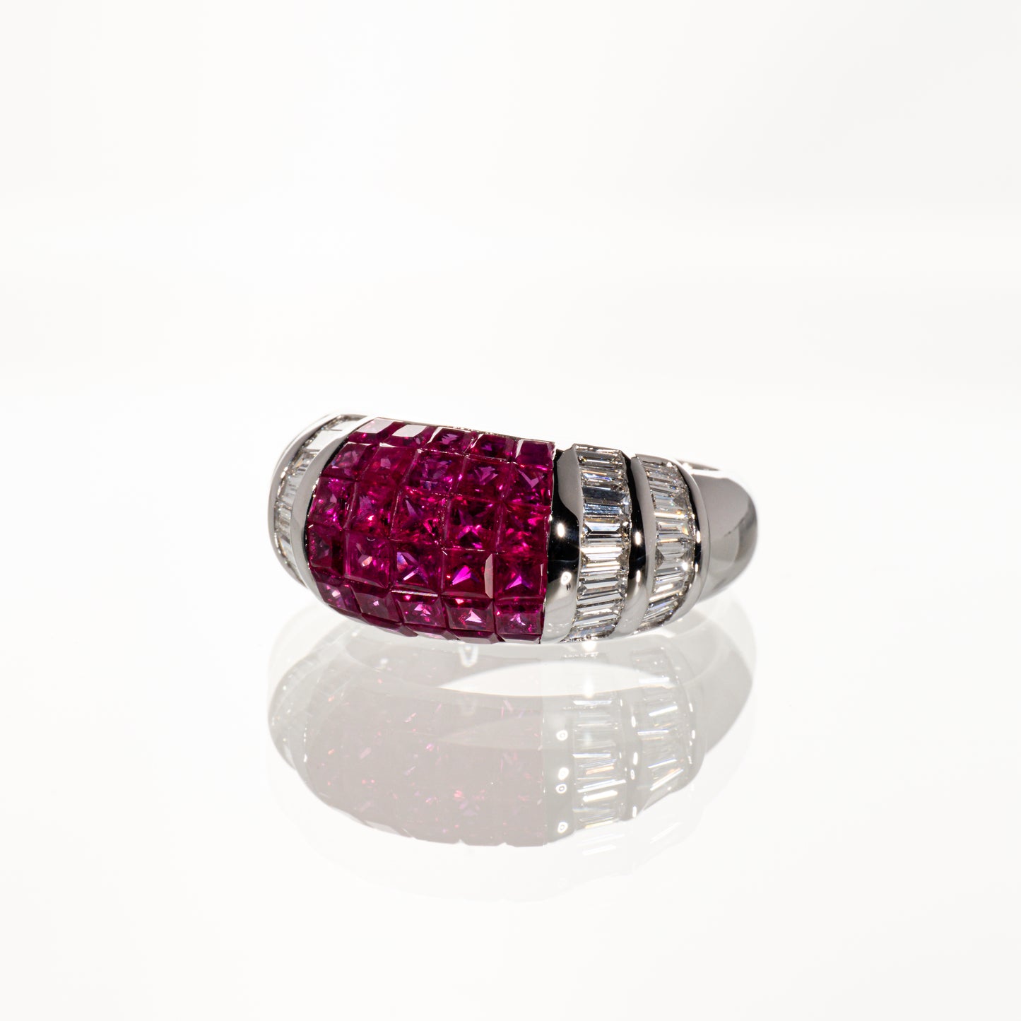 ルビー3.03ct ダイヤモンド0.80ct K18WG ミステリーセッティングリング