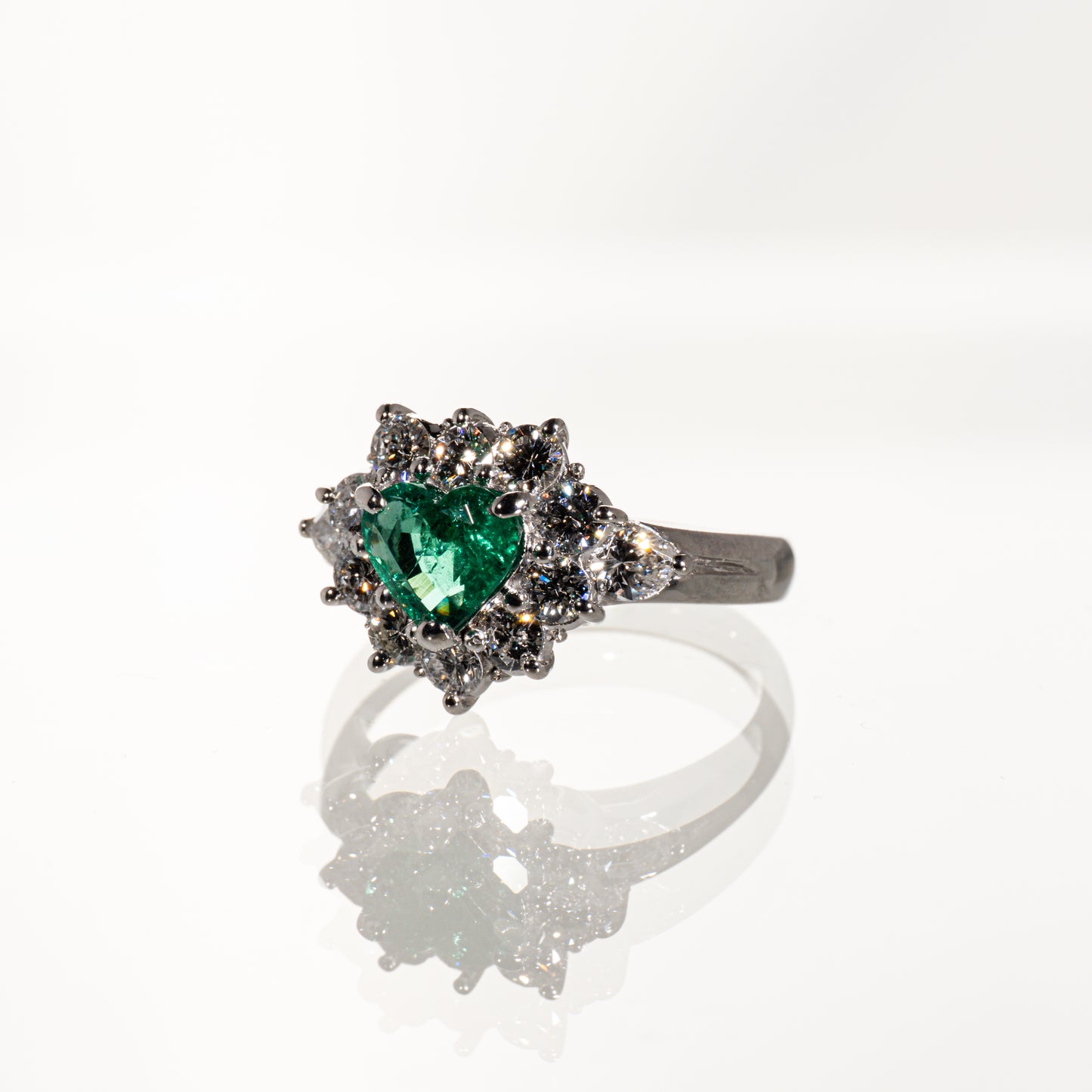 ハートシェイプエメラルド0.86ct ダイヤモンド1.03ct Pt900 リング