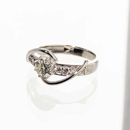 オクタゴンカットダイヤモンド0.621ct メレダイヤモンド0.335ct Pt900 リング