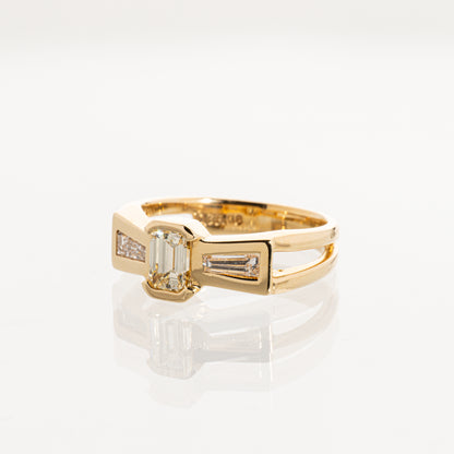 エメラルドカットダイヤモンド0.68ct メレダイヤモンド0.32ct K18 リング