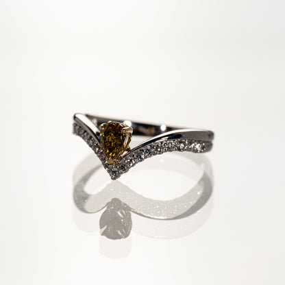 ファンシーイエローダイヤモンド0.380ct メレダイヤモンド0.20ct K18/PT950 ウェーブリング
