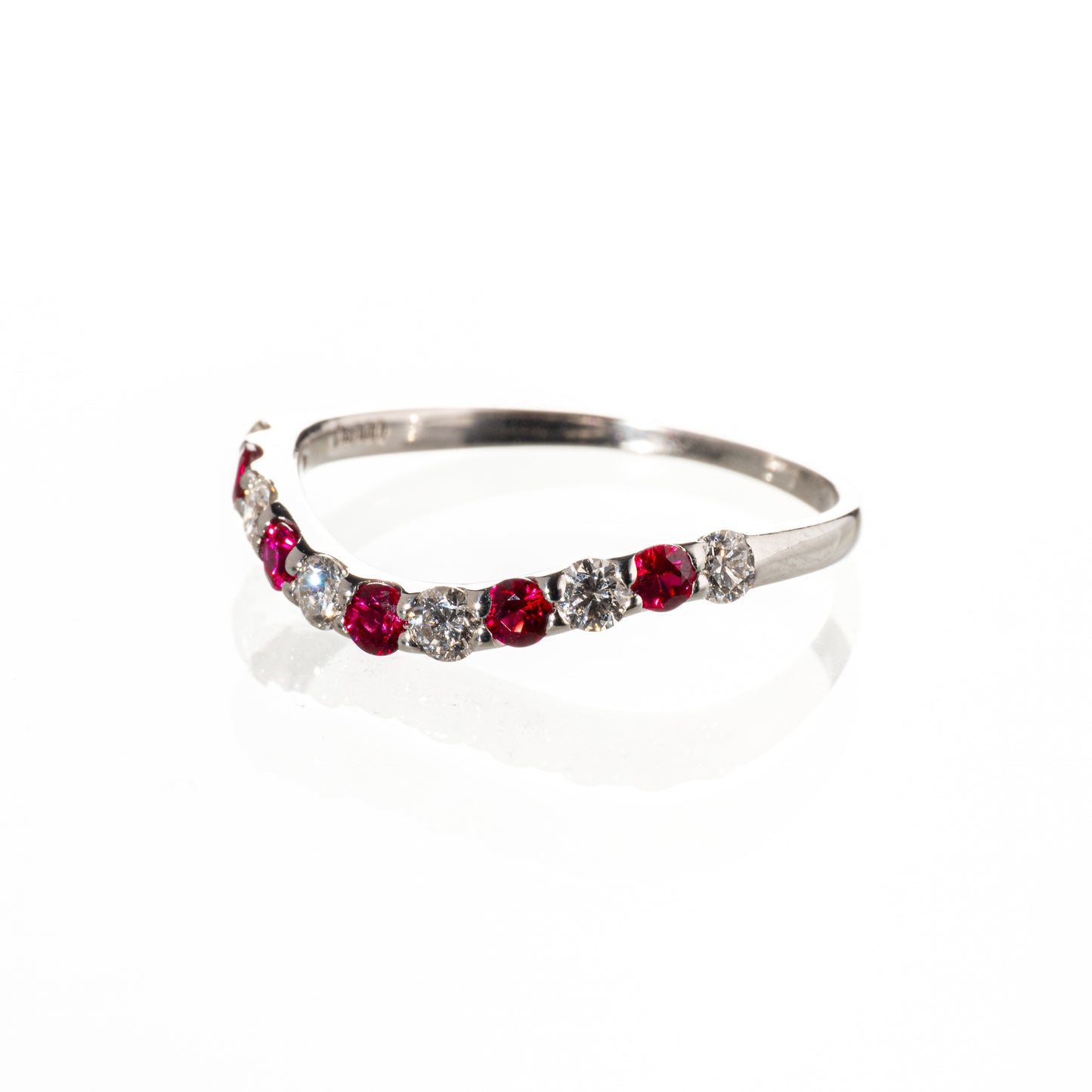 ルビー0.25ct ダイヤモンド0.28ct Pt900 ハーフエタニティリング