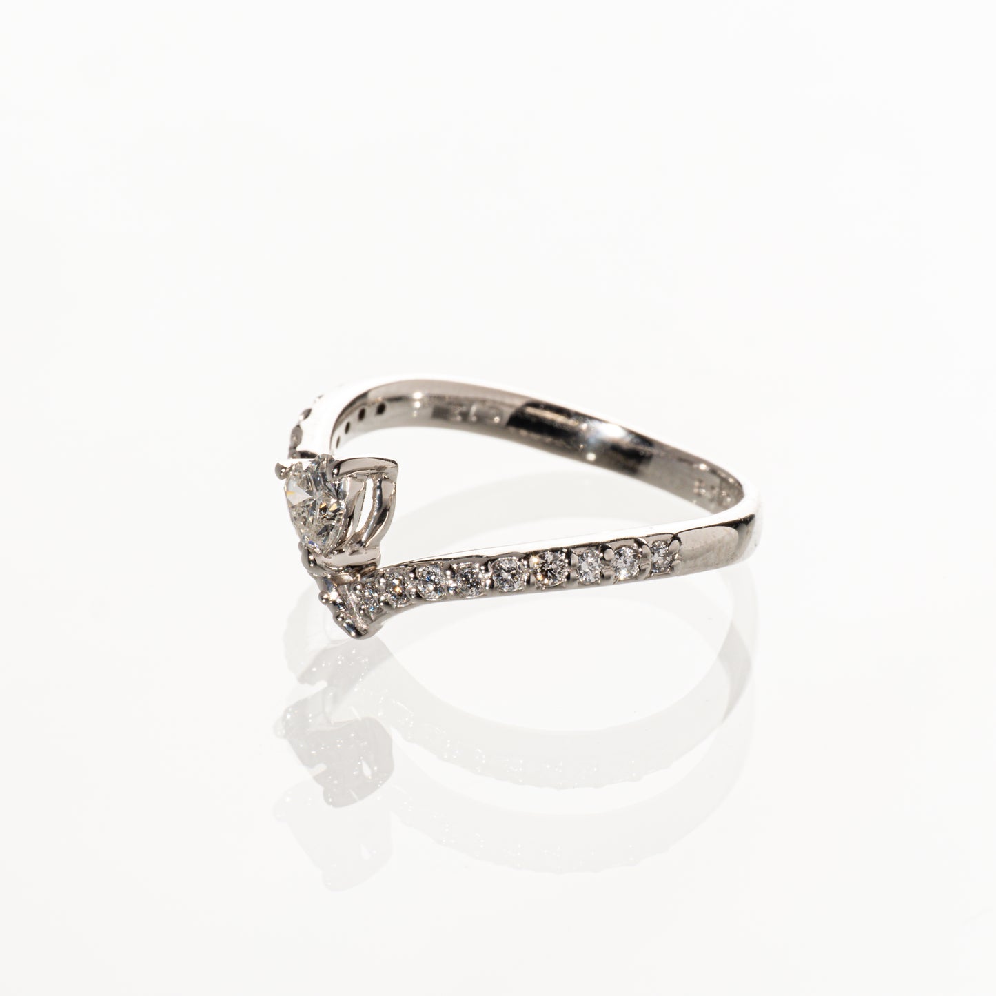 ハートシェイプダイヤモンド0.208ct メレダイヤモンド0.13ct Pt900 リング