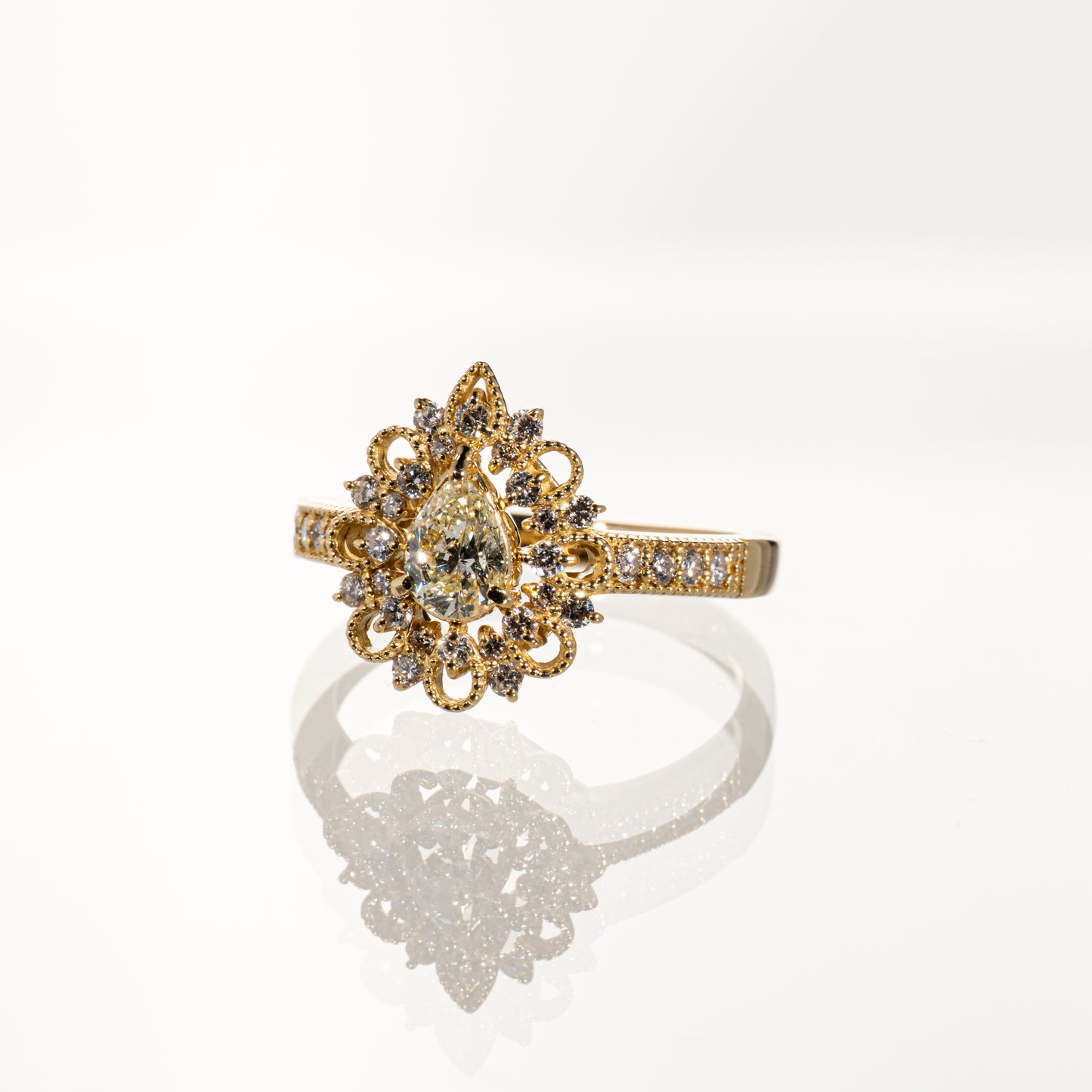 イエローダイヤモンド0.411ct メレダイヤモンド0.34ct K18 リング