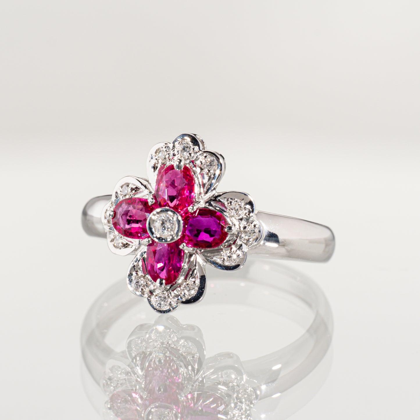ルビー0.92ct ダイヤモンド0.08ct Pt900 フラワーリング