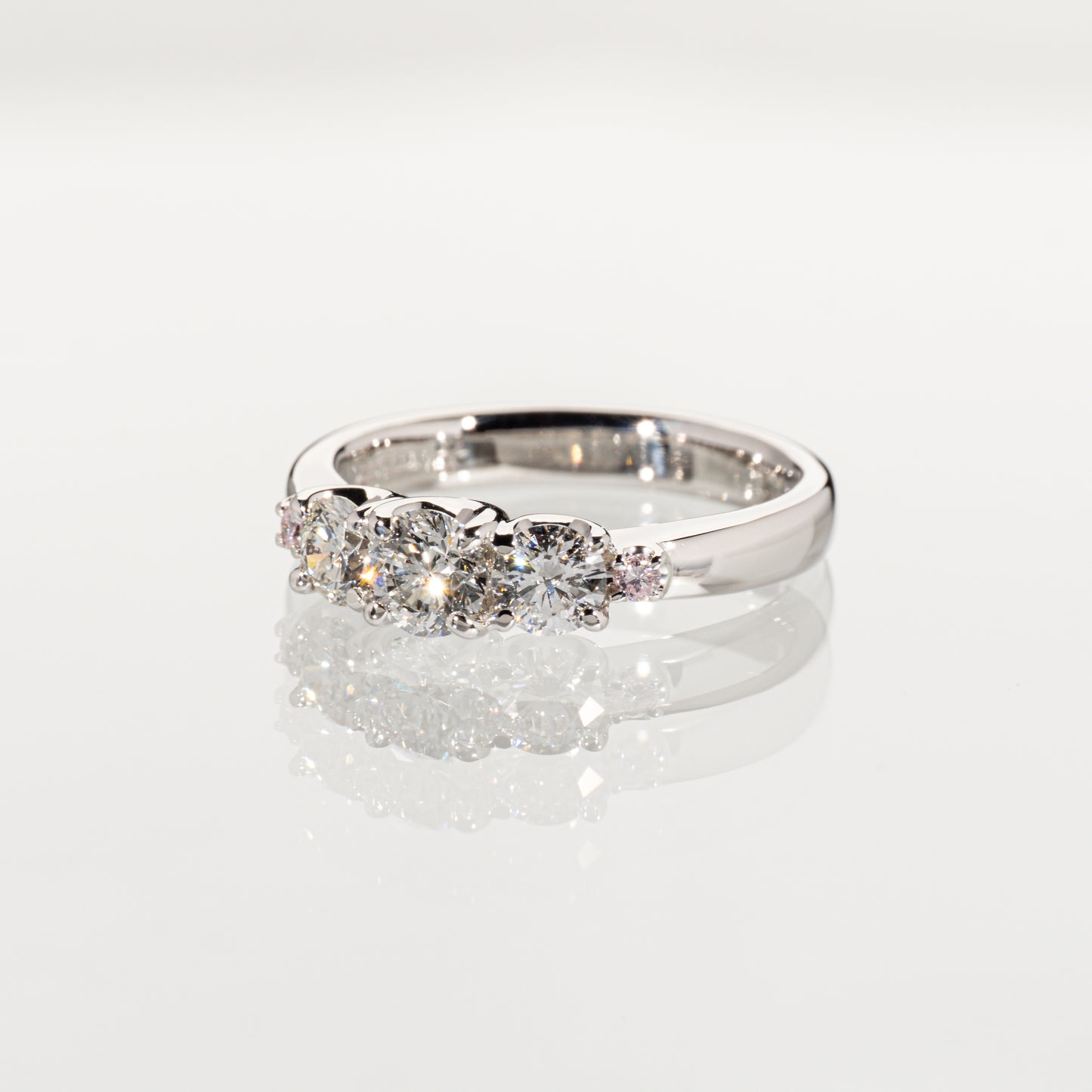ダイヤモンド0.701ct ピンクダイヤモンド0.03ct Pt900 リング