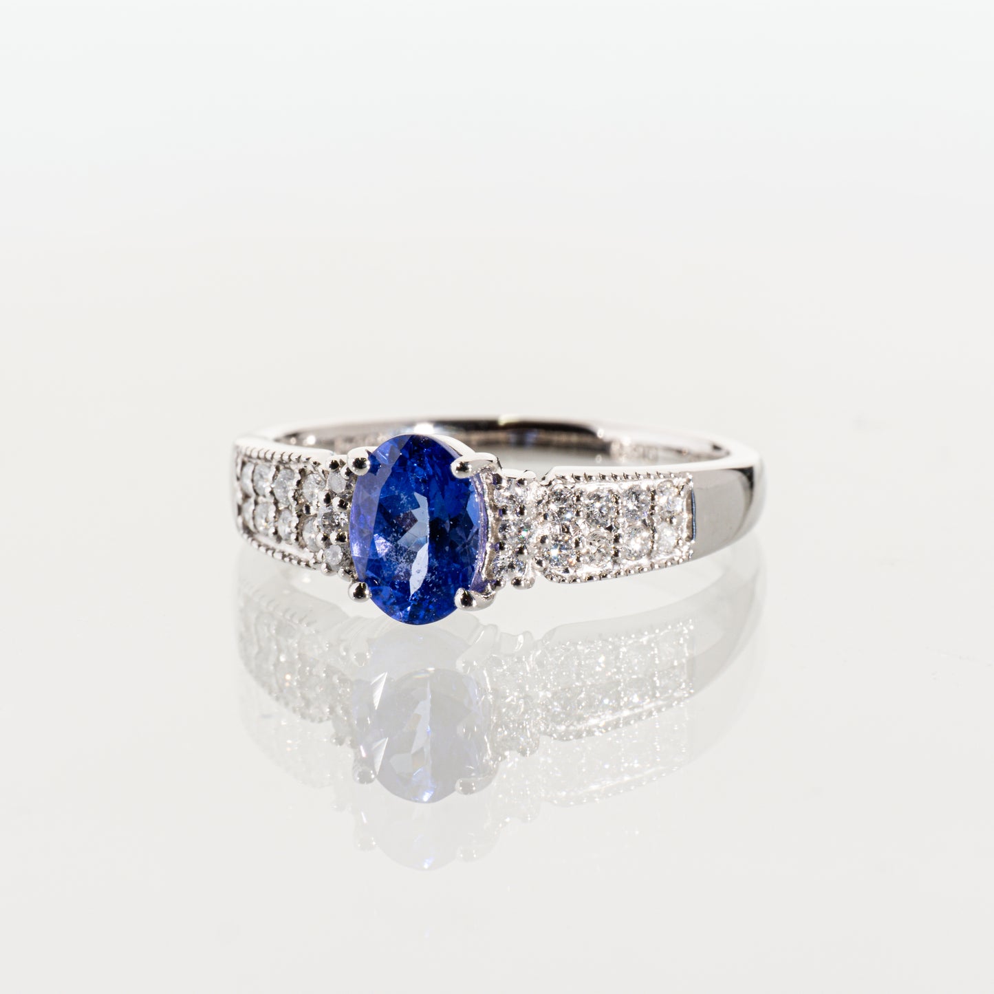 タンザナイト0.90ct ダイヤモンド0.20ct Pt900 リング