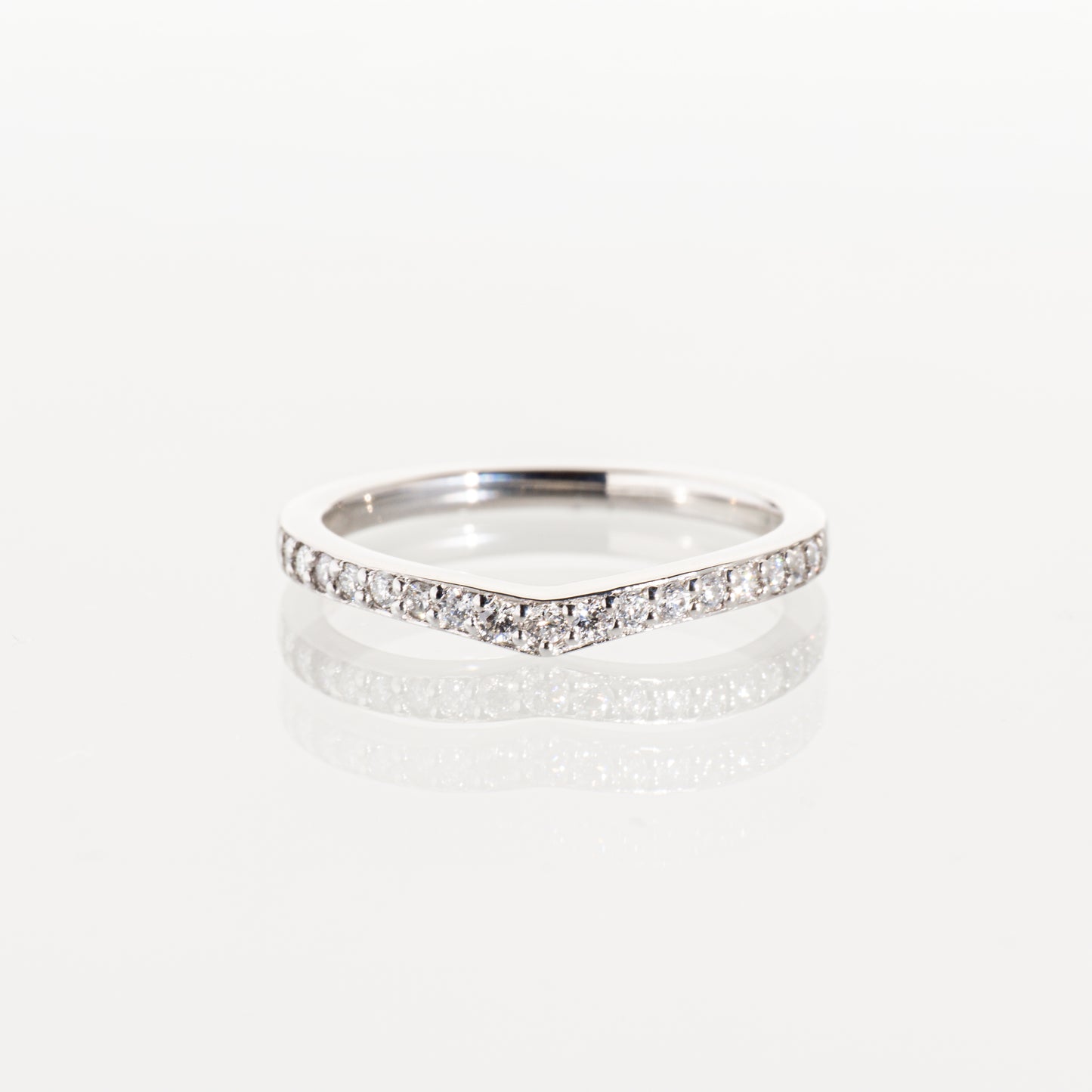 ダイヤモンド0.16ct Pt1000 ウェーブハーフエタニティリング