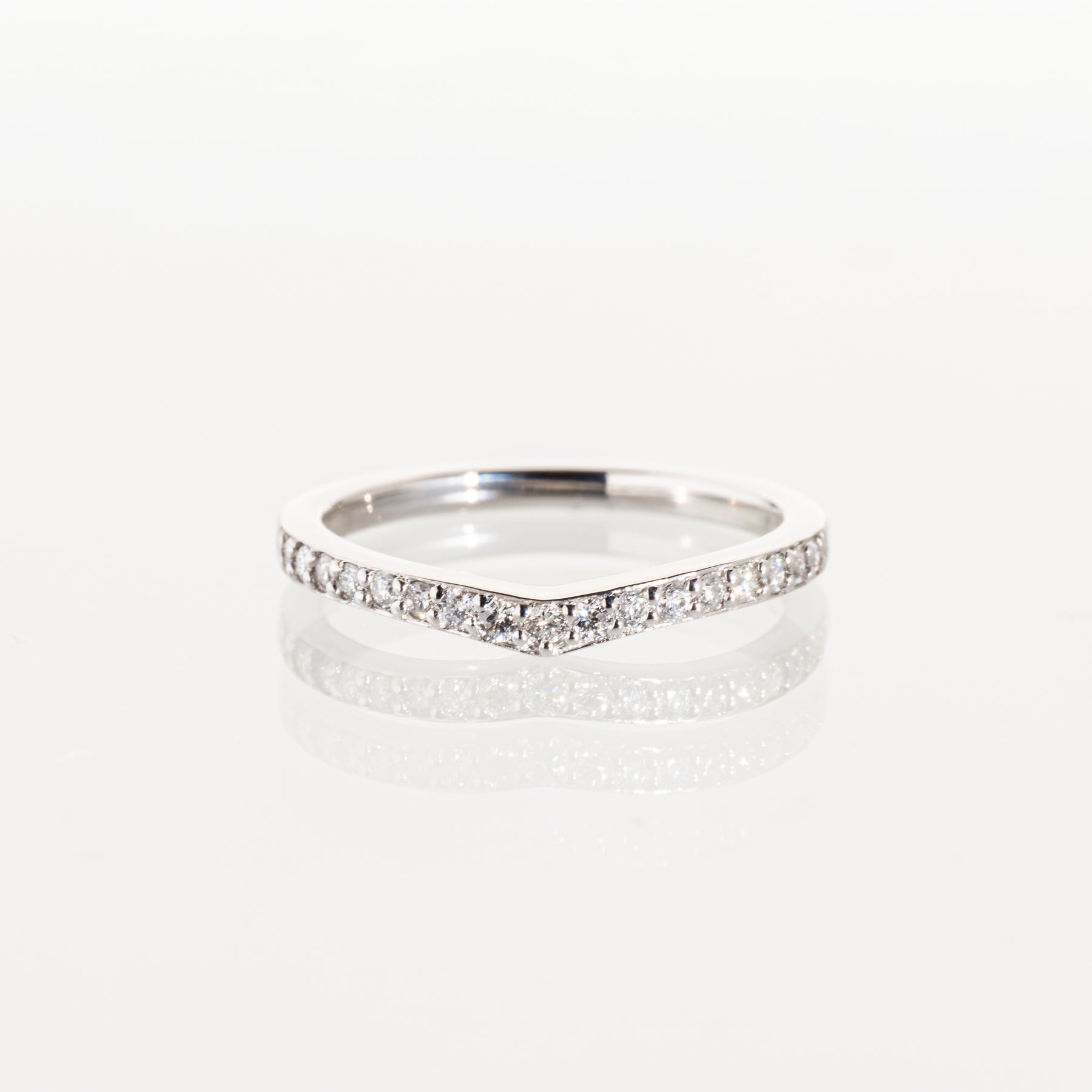 ダイヤモンド0.16ct Pt1000 ウェーブハーフエタニティリング