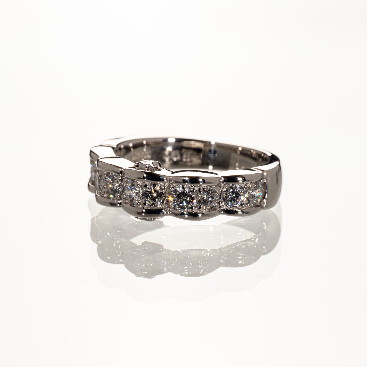 CELINE ダイヤモンド0.68ct Pt900 ハーフエタニティリング