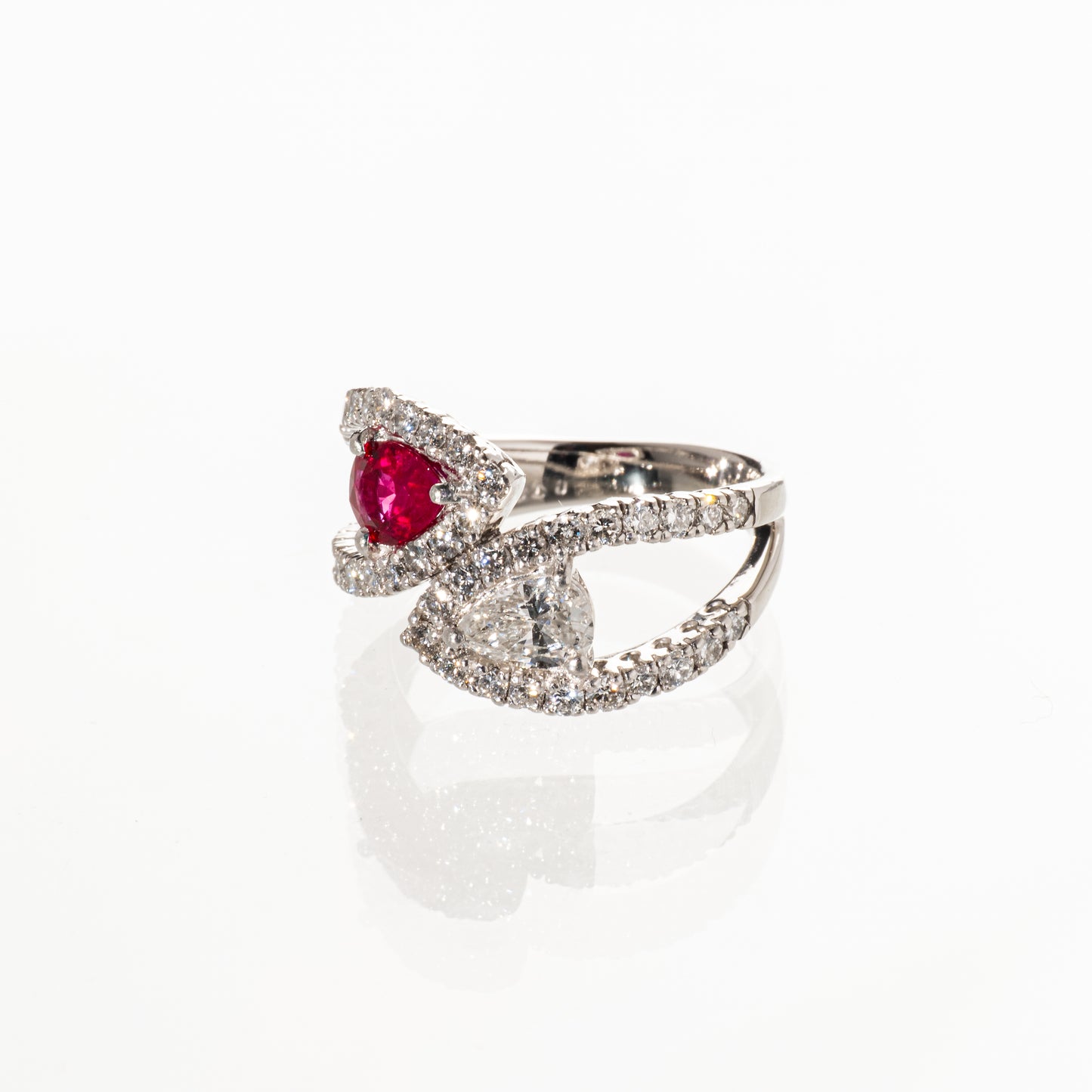 ビルマ産ルビー0.70ct ダイヤモンド1.23ct PT900 リング