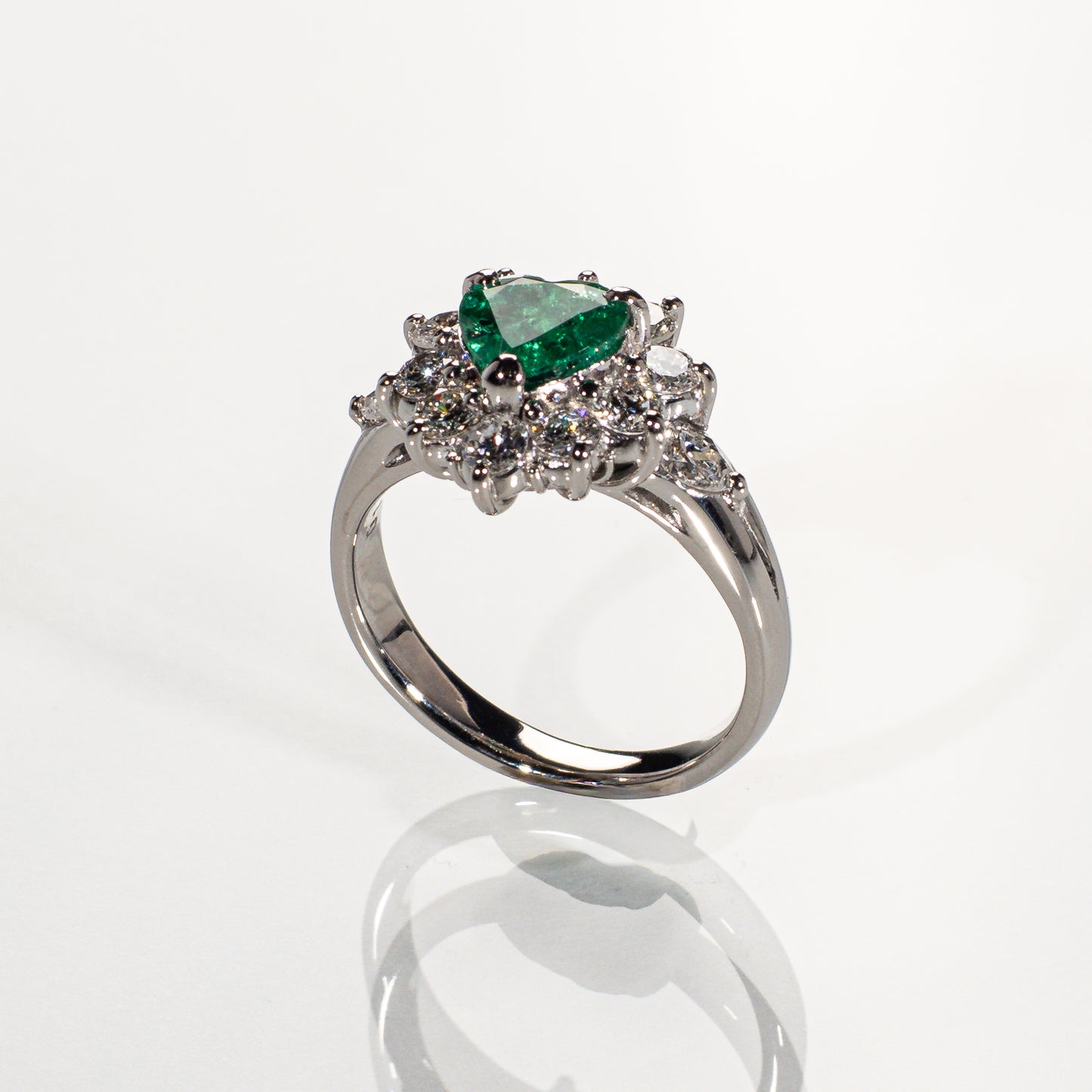 ハートシェイプエメラルド0.86ct ダイヤモンド1.03ct Pt900 リング