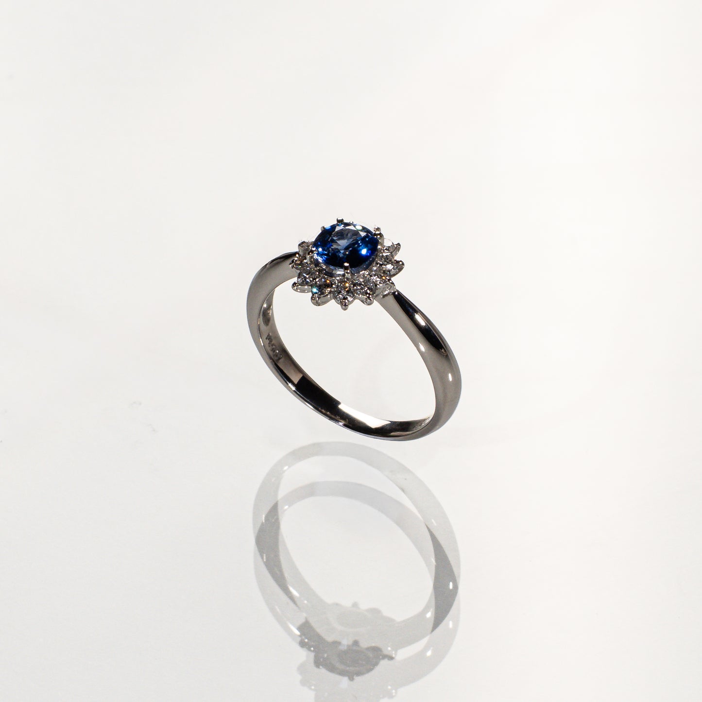 サファイア0.74ct ダイヤモンド0.28ct Pt900 リング