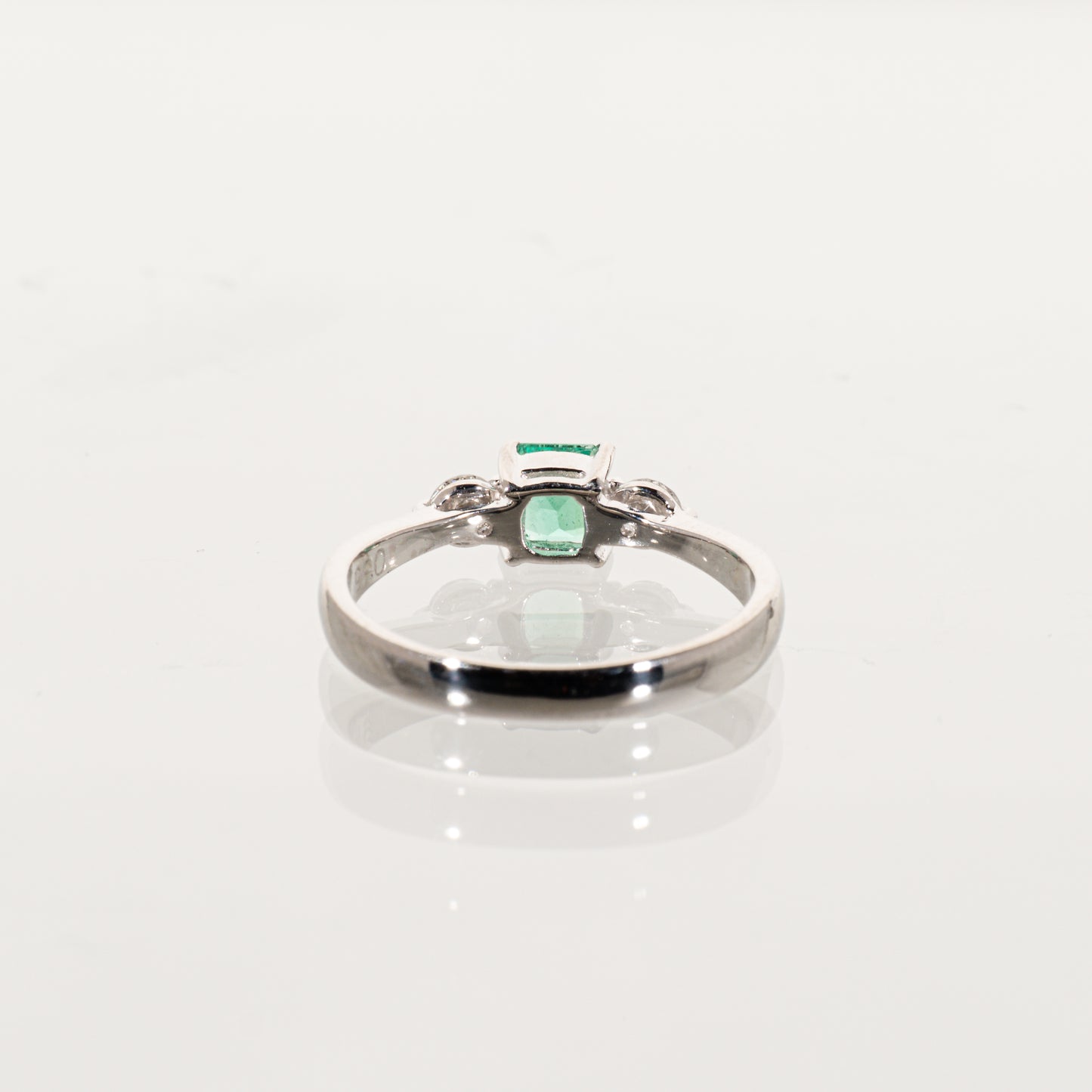 エメラルド0.35ct ダイヤモンド0.20ct Pt900 リング